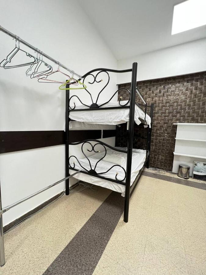 "Modeli" Hostel Tbilisi Esterno foto