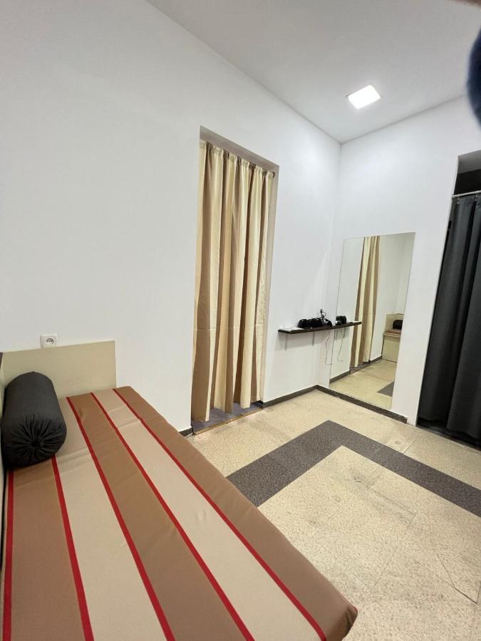"Modeli" Hostel Tbilisi Esterno foto